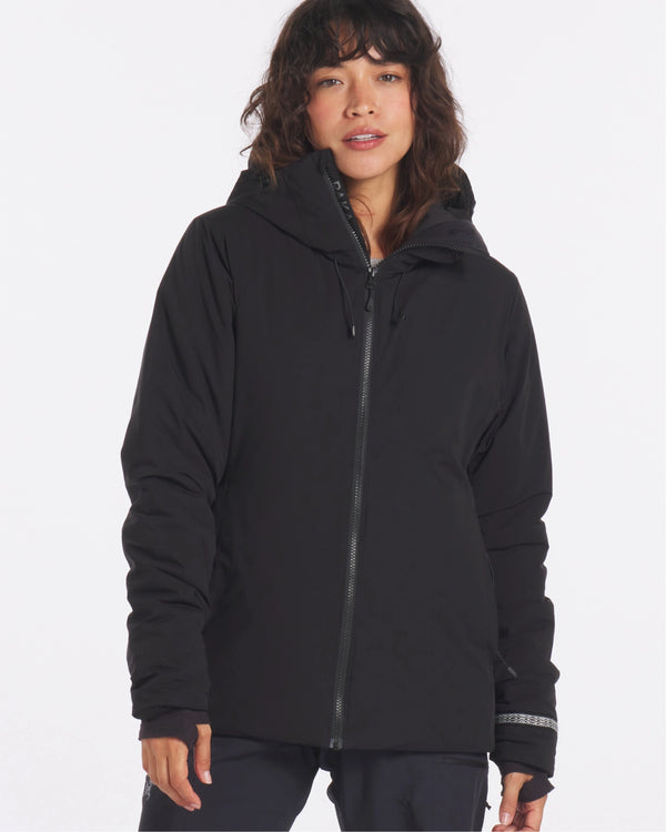 Woman wearing Women's Apu Parka