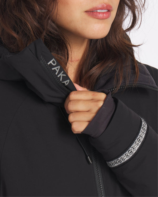 Close up of woman wearing Women's Apu Parka