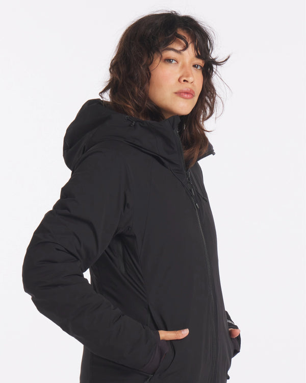 Woman wearing Women's Apu Parka
