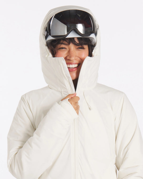 Woman wearing Women's Apu Parka