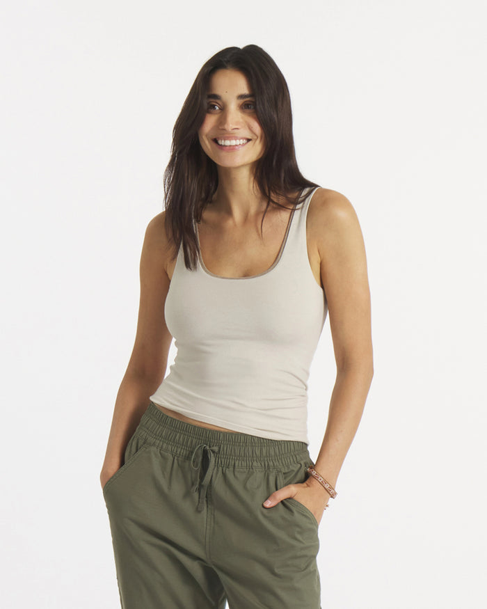Melina is 5'6", chest 32", waist 24.5", hips 36" and wearing a size S.