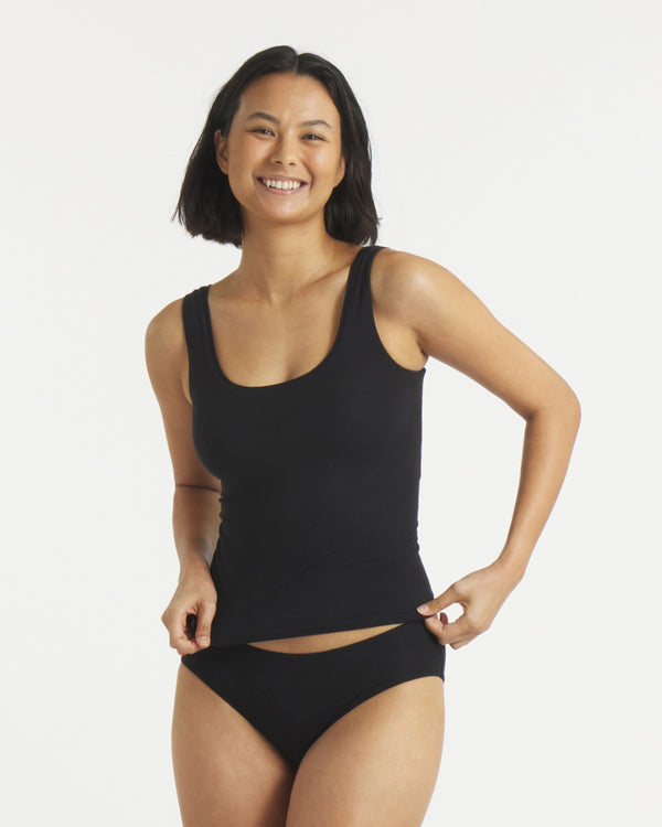 Melina is 5'6", chest 32", waist 24.5", hips 36" and wearing a size S.
