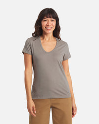 Jess is 5’7”, hips 35”, waist 26”, chest 32A and wearing a size XS.