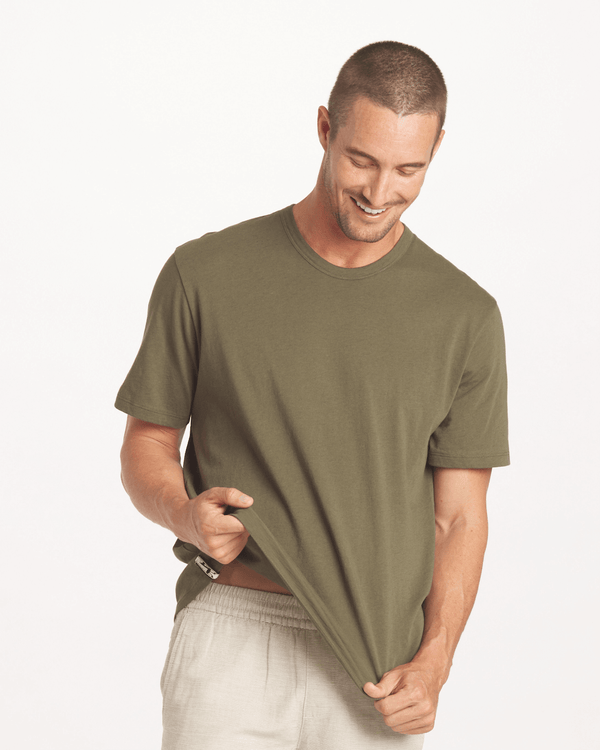 Male Model wearing Paka Men's T-Shirt Andean Moss